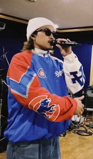 카즈하라 류토 착용 자켓 완판템