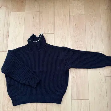 세븐텐 네이비 펄 장식 크롭 니트 M