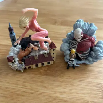 진격의 거인 피규어 2체 세트 리얼 씬 컬렉션