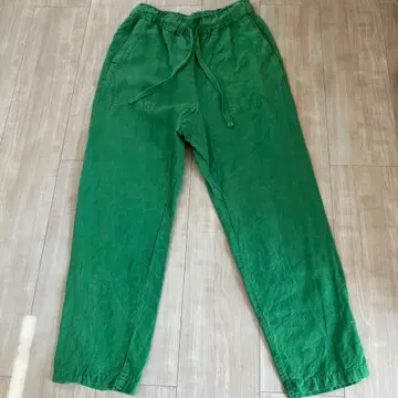 그린 컬러 캐주얼 팬츠 허리 조절 가능