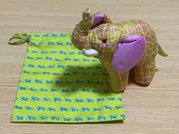 짐 톰슨 코끼리 봉제 인형과 파우치