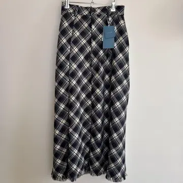 CPCM 네이비 체크 플레어 스커트 F