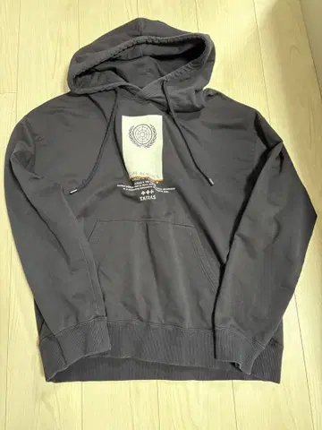 TATRAS x THE BERRICS 한정판 후드티 02