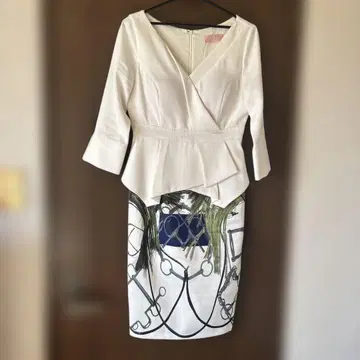 세일 Sobre M 사이즈 페플럼 드레스