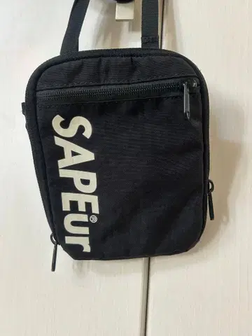 사풀 SAPEu 블랙 숄더백