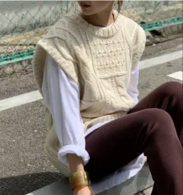 새상품급 TODAYFUL 케이블 니트 베스트