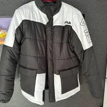 FILA 퀼팅 점퍼 블랙/화이트