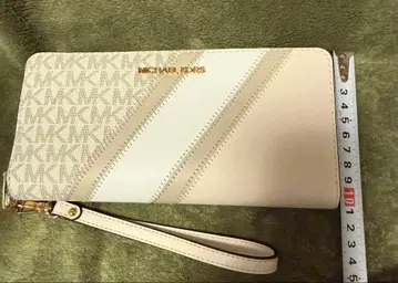 [ 새상품 미사용 ] MICHAEL KORS 장지갑