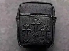 블랙 엠보싱 십자가 숄더백