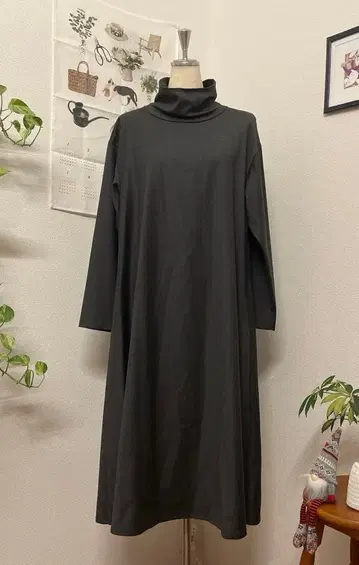 미즈이로 인드 하이넥 사이드 슬릿 울 원피스