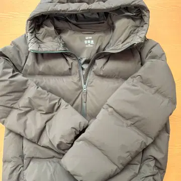 UNIQLO 심리스 다운 자켓 올리브 그린 XL