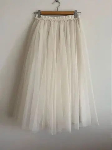 ESTNATION 아이보리 샤샤 스커트 36