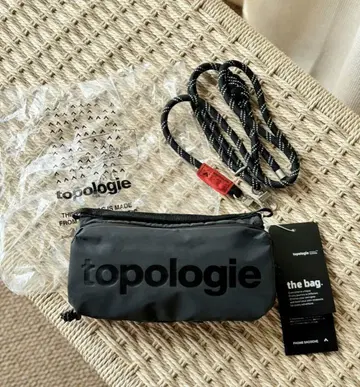 Topologie 보틀 사코슈 블랙