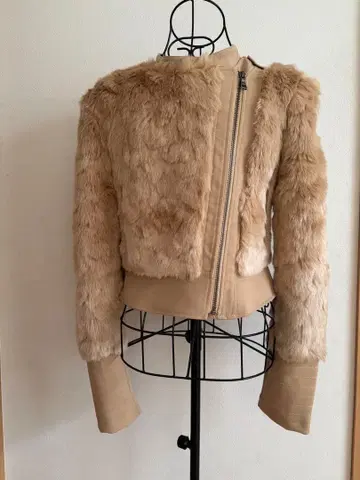 BCBGMAXAZRIA 퍼 라이더 자켓