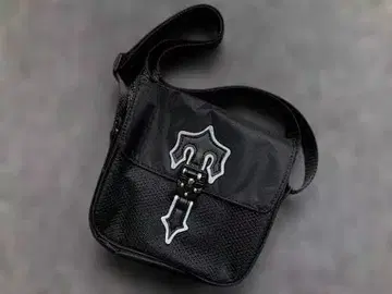 블랙 메쉬 숄더백