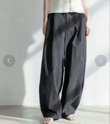 yuw 볼륨 턱 팬츠 113060