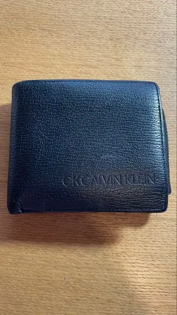 CK CALVIN KLEIN 블랙 접이식 지갑