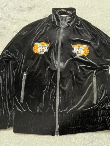 호랑이 자수 자켓 Gives a sense of fullment