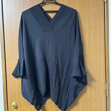 오즈모시스 V넥 오버 사이즈 상의