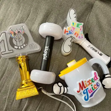 WEST. 응원봉 세트