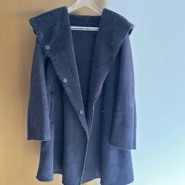 후드 부착 다크 그레이 무스탕 코트 M