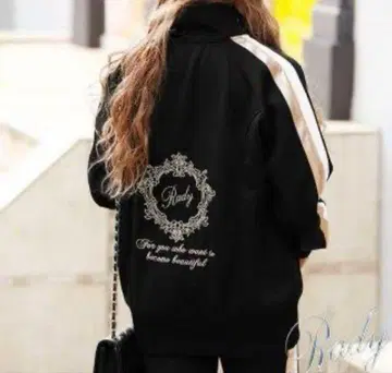 rady 셋업 상의 골드 라인 M 사이즈