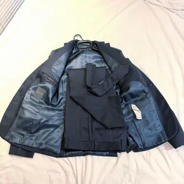 ZARA 네이비 비즈니스 자켓 EUR44 / 팬츠 EUR38