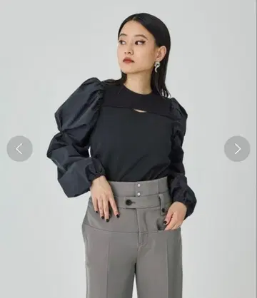 UNITED TOKYO 유나이티드 도쿄 암 볼륨 티셔츠