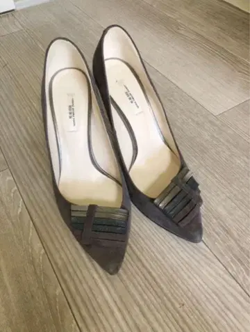 세븐투엘브서티 그레이 스웨이드 하이힐 펌프스