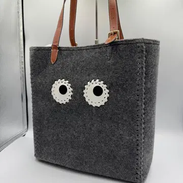 안야 힌드마치 펠트 토트백 그레이 새상품