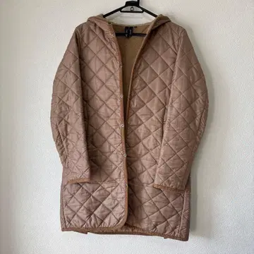 더 스목샵 베이지 퀼팅 롱 자켓 후드 부착