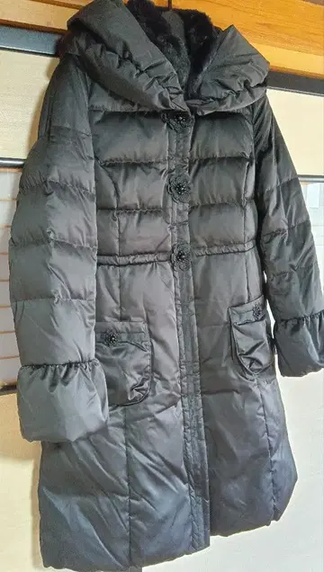 새상품급 44사이즈 블랙 다운 자켓 슈퍼 뷰티