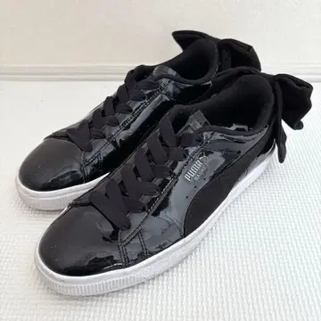 PUMA 블랙 리본 스니커즈 23cm 에나멜 바스켓 하트