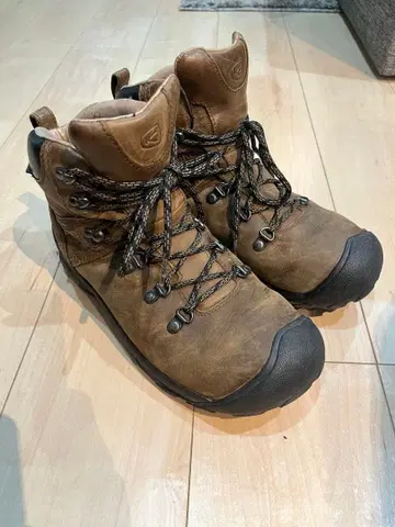 KEEN 피레니즈 킨 피레니즈 등산화 28cm