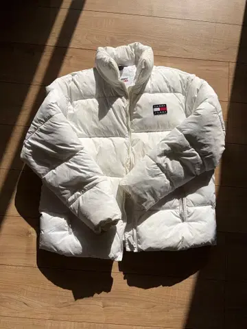 화이트 다운 자켓