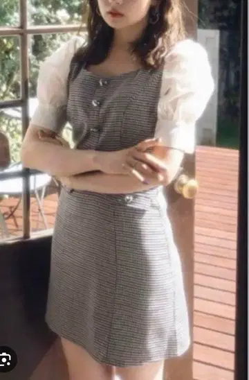 BUBBLES 하트 버튼 스퀘어 넥 원피스