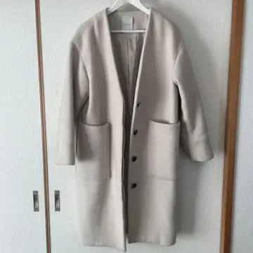 베이지 롱 코트 스픽 앤 스팬