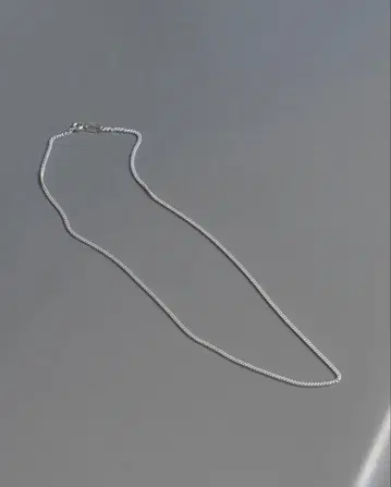 NEEDIS Curb Chain Necklace Silver