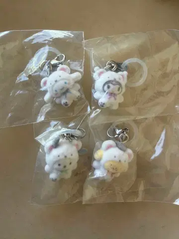 산리오 포근포근 스노우 마커 액세서리 뽀짜꼬 시나몬 쿠로미 4개 세트