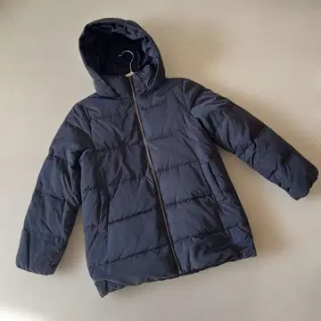 네이비 후드 부착 다운 자켓