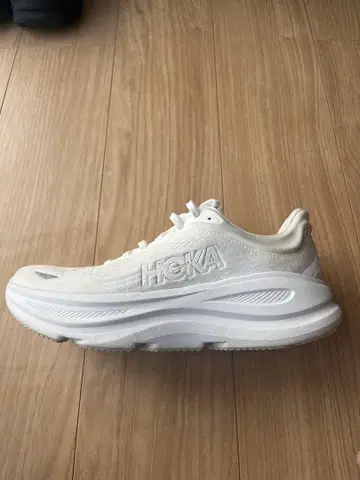 호카 본디 러닝화 화이트