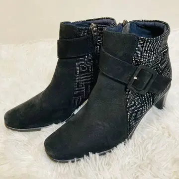 [새상품급] 뷰포트 밴딩 사이드 지퍼 스웨이드 숏부츠 23.5cm