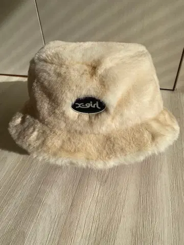 x-girl 크림색 버킷햇