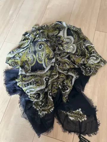 Massimo Dutti 페이즐리 무늬 대형 스톨