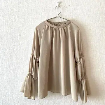 [ 마리 에 퍼 에프데 ] 블라우스 소매 개더 플레어 슬리브 백 홀 13