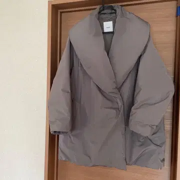 ebure 후드 부착 오버 사이즈 다운 자켓 그레이