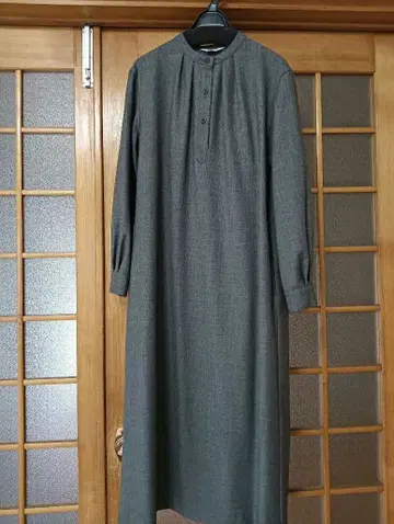 새상품급 여성 J프레스 밴드 카라 원피스