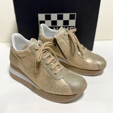 미사용품 노네임 엠보 베이지 스니커즈 36 SPEED 골드