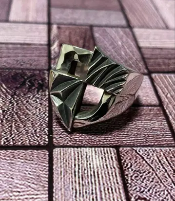 garni Union Shield Ring