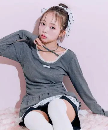 OLIVE des OLIVE 밑단 레이스 드로스트 상의 차콜 그레이